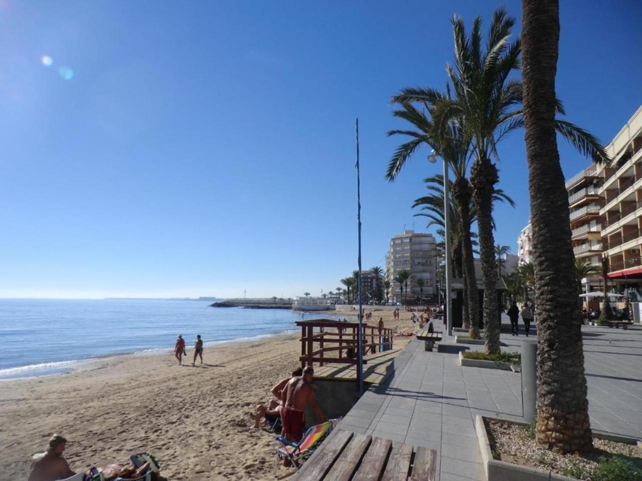 Casa Amorosa Apartment With Pool - Close To Beach, City Centre And Bus Station Торрев'єха Екстер'єр фото