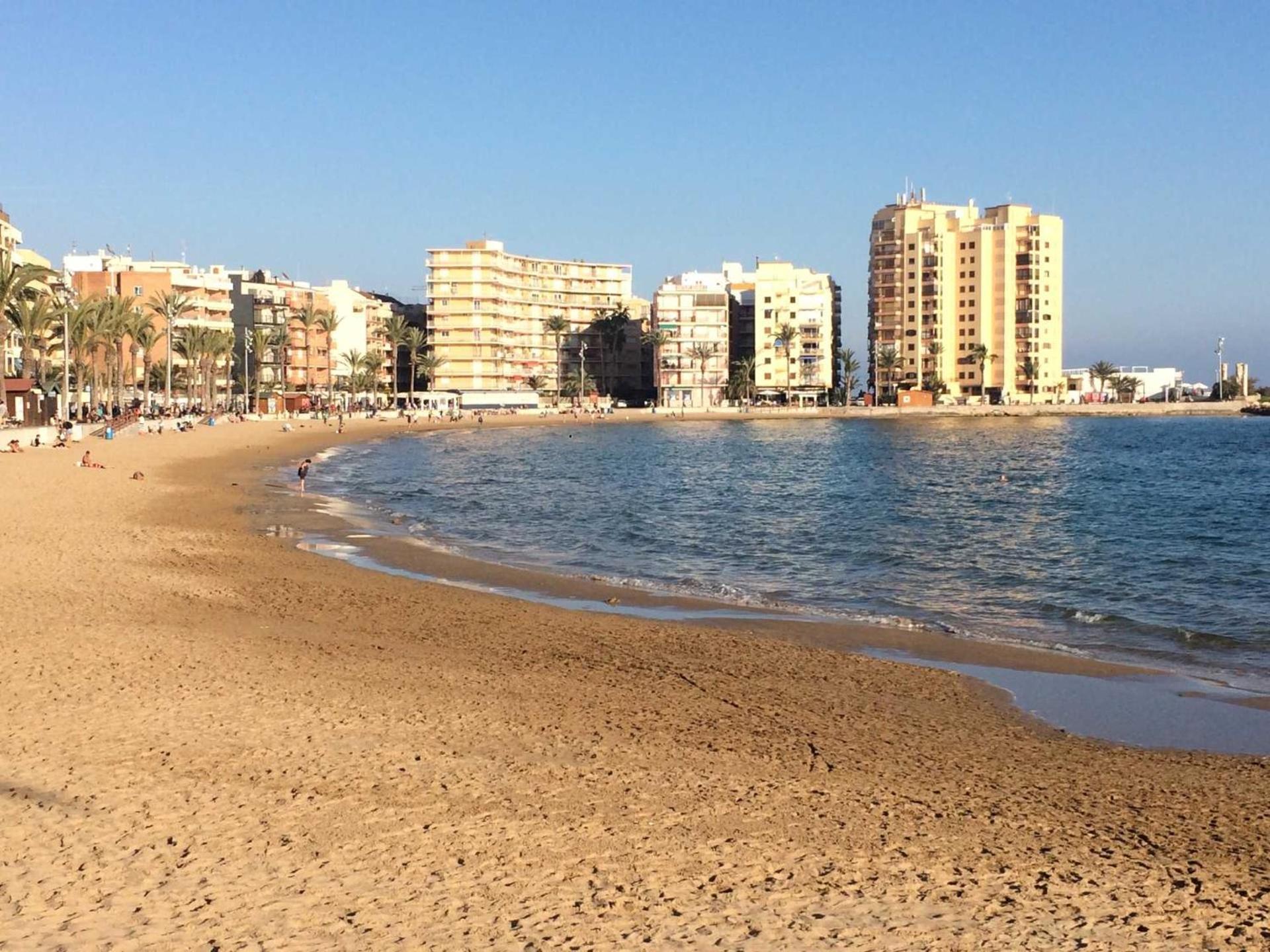 Casa Amorosa Apartment With Pool - Close To Beach, City Centre And Bus Station Торрев'єха Екстер'єр фото